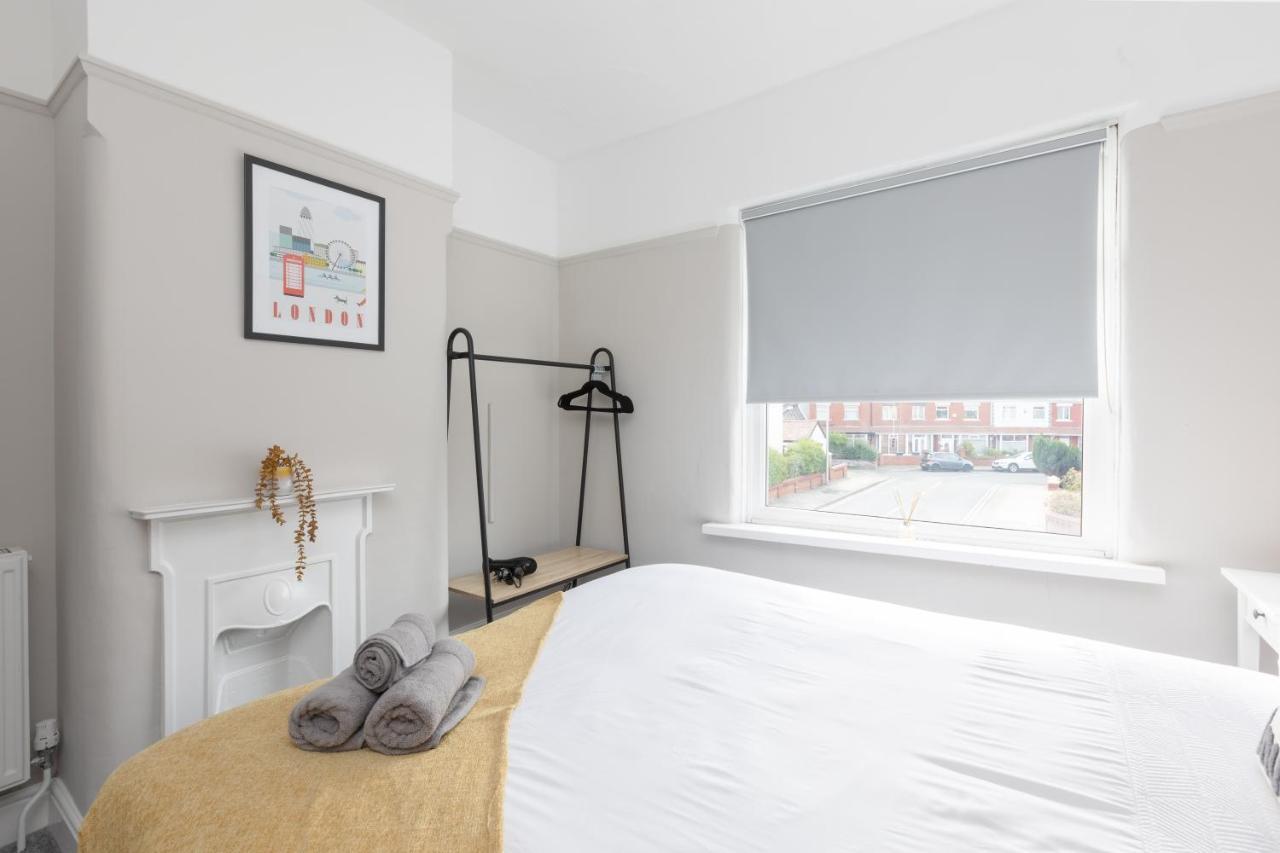 Charles Alexander Short Stay - Ansdell House Blackpool Exteriör bild